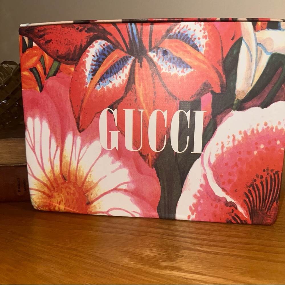 Gucci Red and White Floral Box